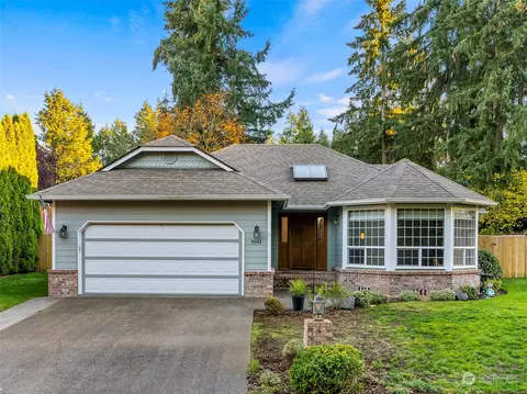 9541 Amanda Dr NE, Olympia, WA 98516