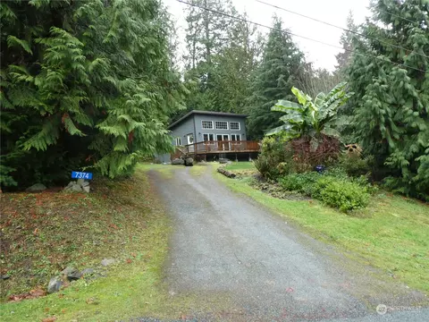 7374 Holiday Blvd, Anacortes, WA 98221