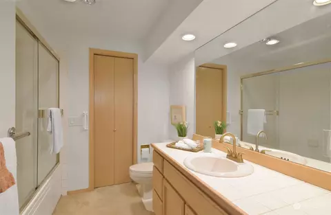 Bath - 430 3rd Ave S #A103, Edmonds, WA 98020 photo 1 of 2