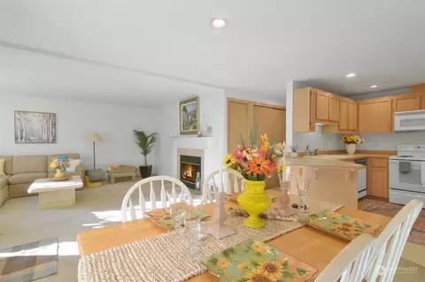 Dining - 430 3rd Ave S #A103, Edmonds, WA 98020 photo 2 of 2