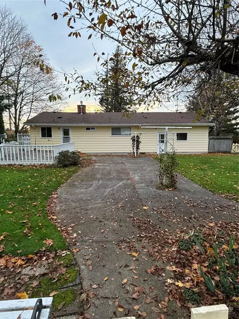4938 Northwest Dr, Bellingham, WA 98226