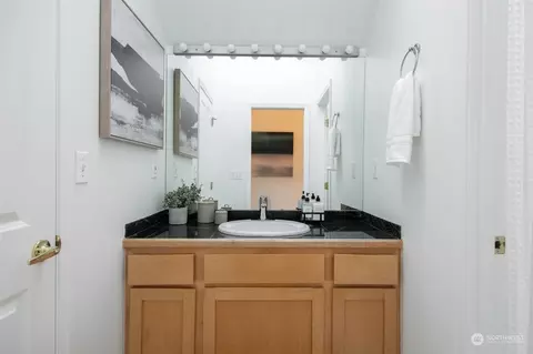 127 20th Ave E #D, Seattle, WA 98112 photo 19
