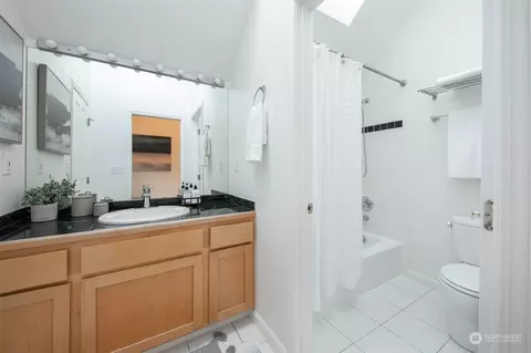 127 20th Ave E #D, Seattle, WA 98112 photo 18