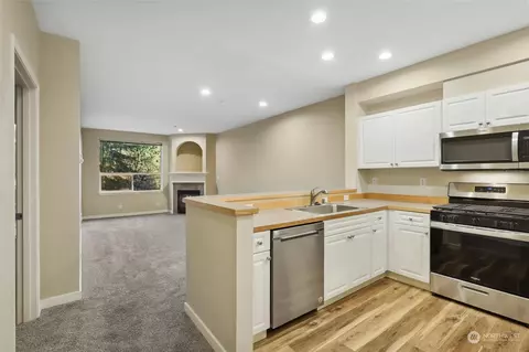 12530 Admiralty Way #D 202, Everett, WA 98204