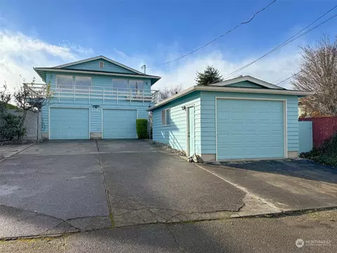 1431 W 5th St, Port Angeles, WA 98363
