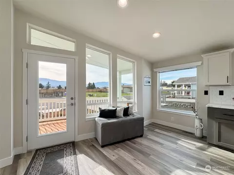 270 E Camelia St, Sequim, WA 98382 photo 9
