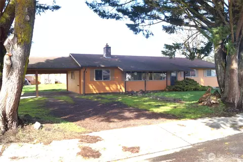313 W Main St, Oakville, WA 98568