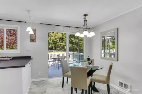 Dining - 103 231st St SE, Bothell, WA 98021 photo 5 of 5