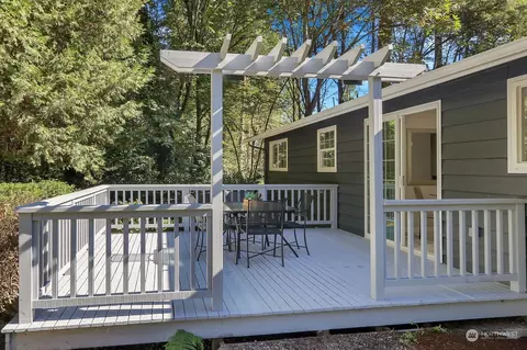 Exterior - 103 231st St SE, Bothell, WA 98021 photo 4 of 9