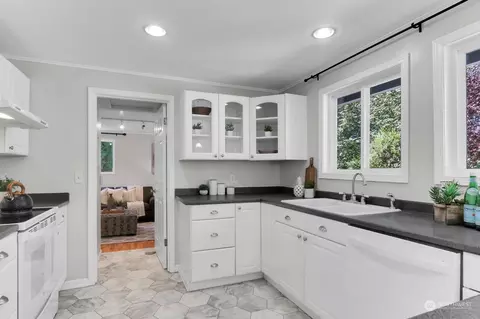 Kitchen - 103 231st St SE, Bothell, WA 98021 photo 1 of 3