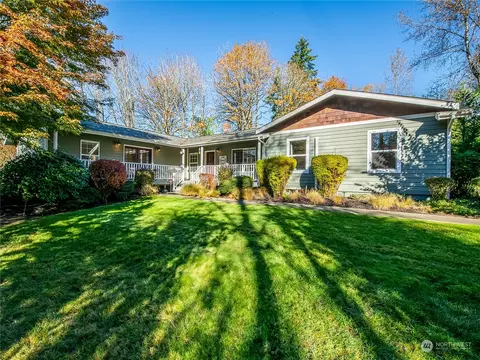 20518 SE 232nd St, Maple Valley, WA 98038