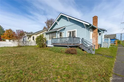 503 W 4th St, Port Angeles, WA 98362