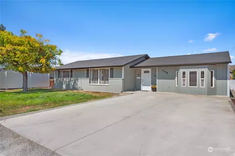 1126 N Baker Ave, East Wenatchee, WA 98802
