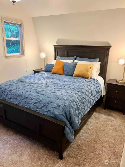 Bedroom - 37312 W Lake Walker Dr SE, Enumclaw, WA 98022 photo 5 of 6