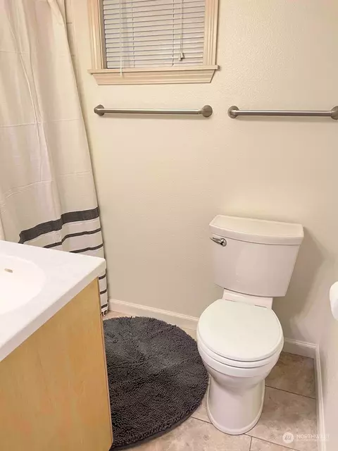 Bath - 37312 W Lake Walker Dr SE, Enumclaw, WA 98022 photo 4 of 4