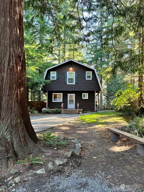 Exterior - 37312 W Lake Walker Dr SE, Enumclaw, WA 98022 photo 4 of 8