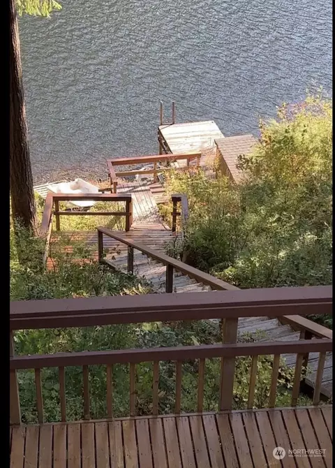 View/Area - 37312 W Lake Walker Dr SE, Enumclaw, WA 98022 photo 2 of 9