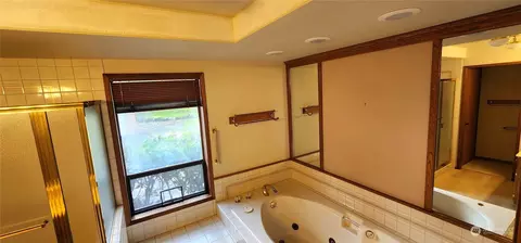 Bath - 1230 Devries Rd, Oak Harbor, WA 98277 photo 2 of 3