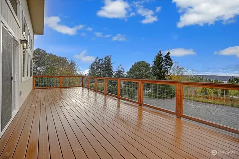 694 Island View Dr, Camano Island, WA 98282