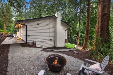 Exterior - 233 Poppy Rd, Bothell, WA 98012 photo 4 of 8