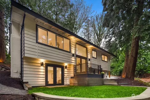 Exterior - 233 Poppy Rd, Bothell, WA 98012 photo 5 of 8