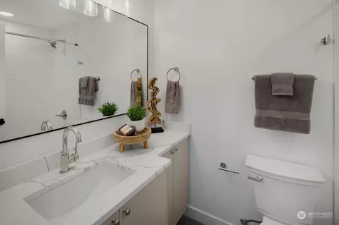 Bath - 233 Poppy Rd, Bothell, WA 98012 photo 2 of 5
