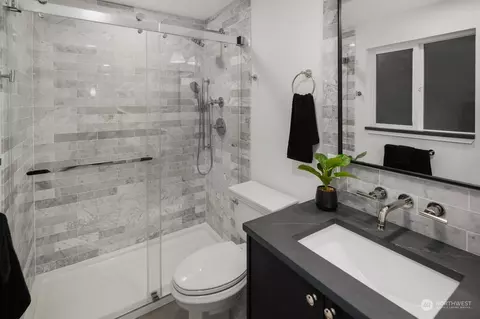 Bath - 233 Poppy Rd, Bothell, WA 98012 photo 1 of 5