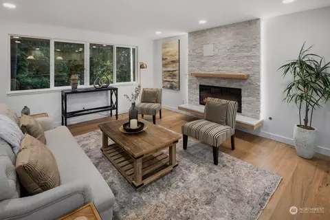 Living - 233 Poppy Rd, Bothell, WA 98012 photo 2 of 3