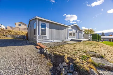 891 N Garden Plz, East Wenatchee, WA 98802