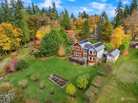 5543 Welfare Ave NE, Bainbridge Island, WA 98110