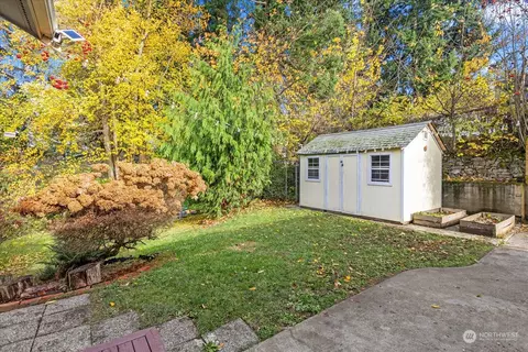 Exterior - 203 E Beech St, Everett, WA 98203 photo 4 of 11