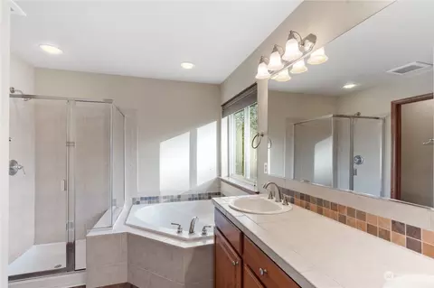 Bath - 16409 36th Ave SE, Bothell, WA 98012 photo 2 of 2
