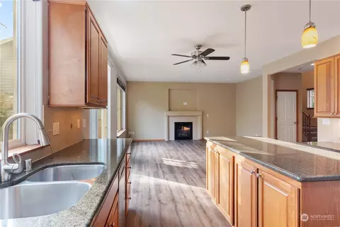 Living - 16409 36th Ave SE, Bothell, WA 98012 photo 4 of 7