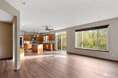 Living - 16409 36th Ave SE, Bothell, WA 98012 photo 2 of 7