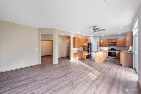 Living - 16409 36th Ave SE, Bothell, WA 98012 photo 3 of 7