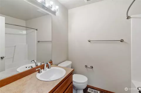 Bath - 16409 36th Ave SE, Bothell, WA 98012 photo 1 of 2