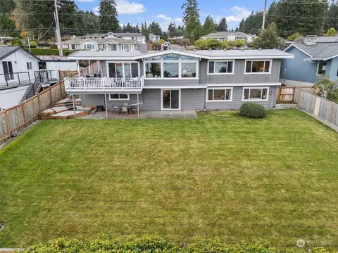 6823 Soundview Dr, Gig Harbor, WA 98335