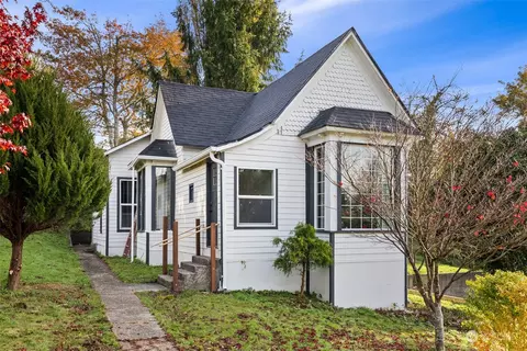 1517 First St W, South Bend, WA 98586