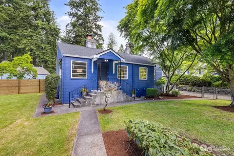 102 N 143rd St, Seattle, WA 98133