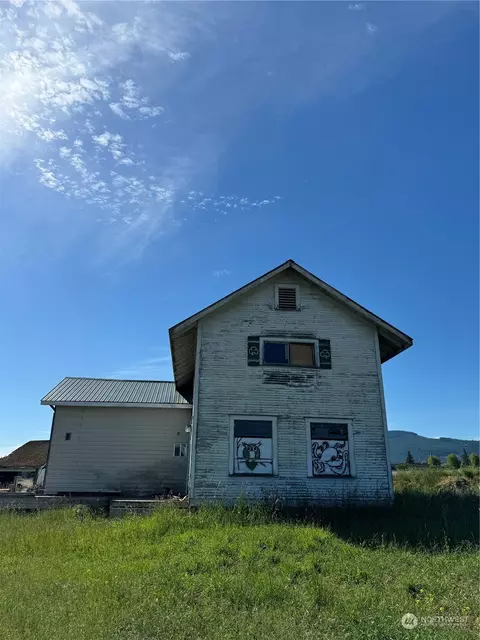 210 N Priest Rd, Sequim, WA 98382