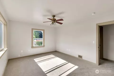 1002 Cole St, Enumclaw, WA 98022 photo 12