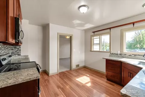 1002 Cole St, Enumclaw, WA 98022 photo 6