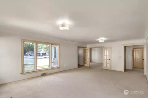 1002 Cole St, Enumclaw, WA 98022 photo 9