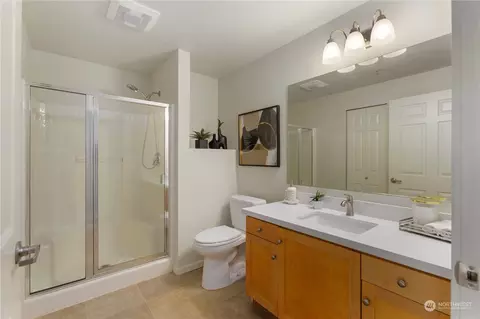 Bath - 107 164th St SE #2104, Bothell, WA 98012 photo 1 of 6