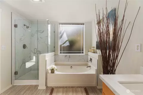 Bath - 107 164th St SE #2104, Bothell, WA 98012 photo 5 of 6