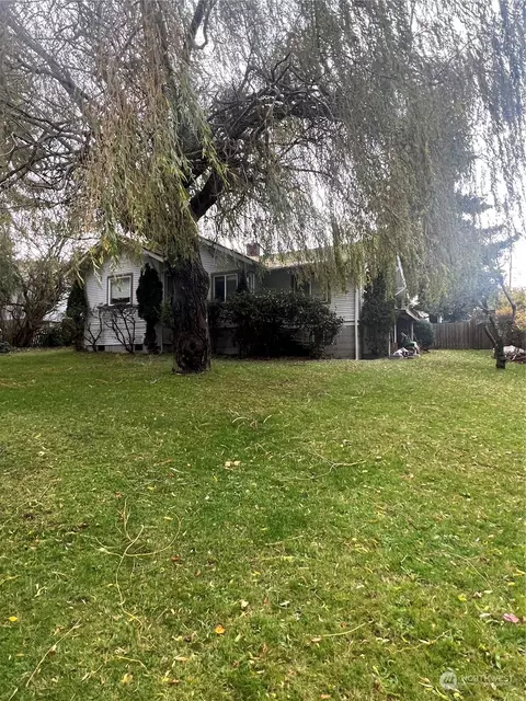 915 Otis St, Bellingham, WA 98225