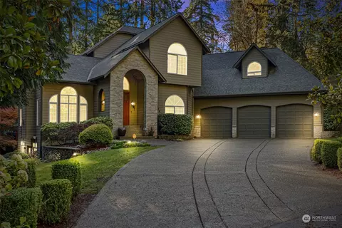 17911 50th St E, Lake Tapps, WA 98391