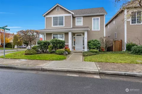 702 La Grande Blvd, Puyallup, WA 98373