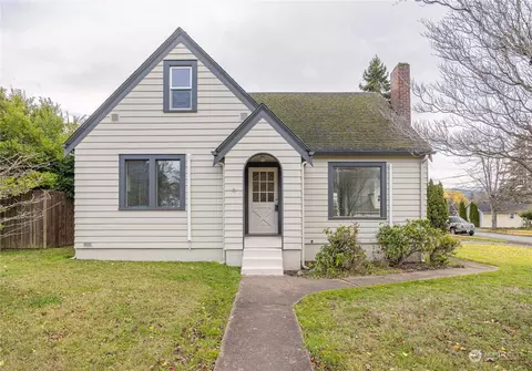 702 E 8th St, Port Angeles, WA 98362