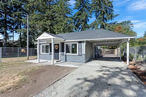 8 W Shore Ave SW, Lakewood, WA 98498